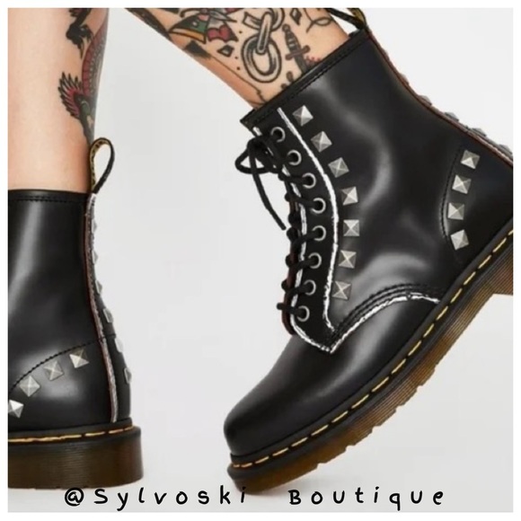 Dr. Martens Other - 🆕DR MARTENS 1460 STUD ROLLED VINTAGE SMOOTH 🖤🖤 NWT